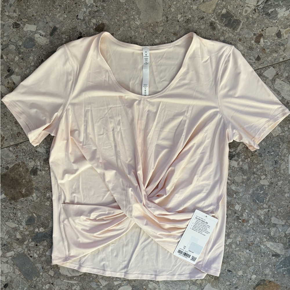 Lululemon - Cream/Pink Twist Front Top